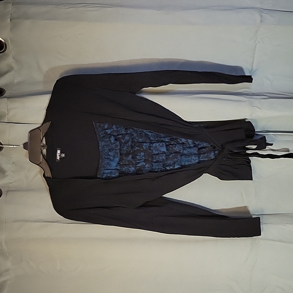 APT 9 SWEATER LONG SLEEVE SIZE MEDIUM BLACK WITH TEAL